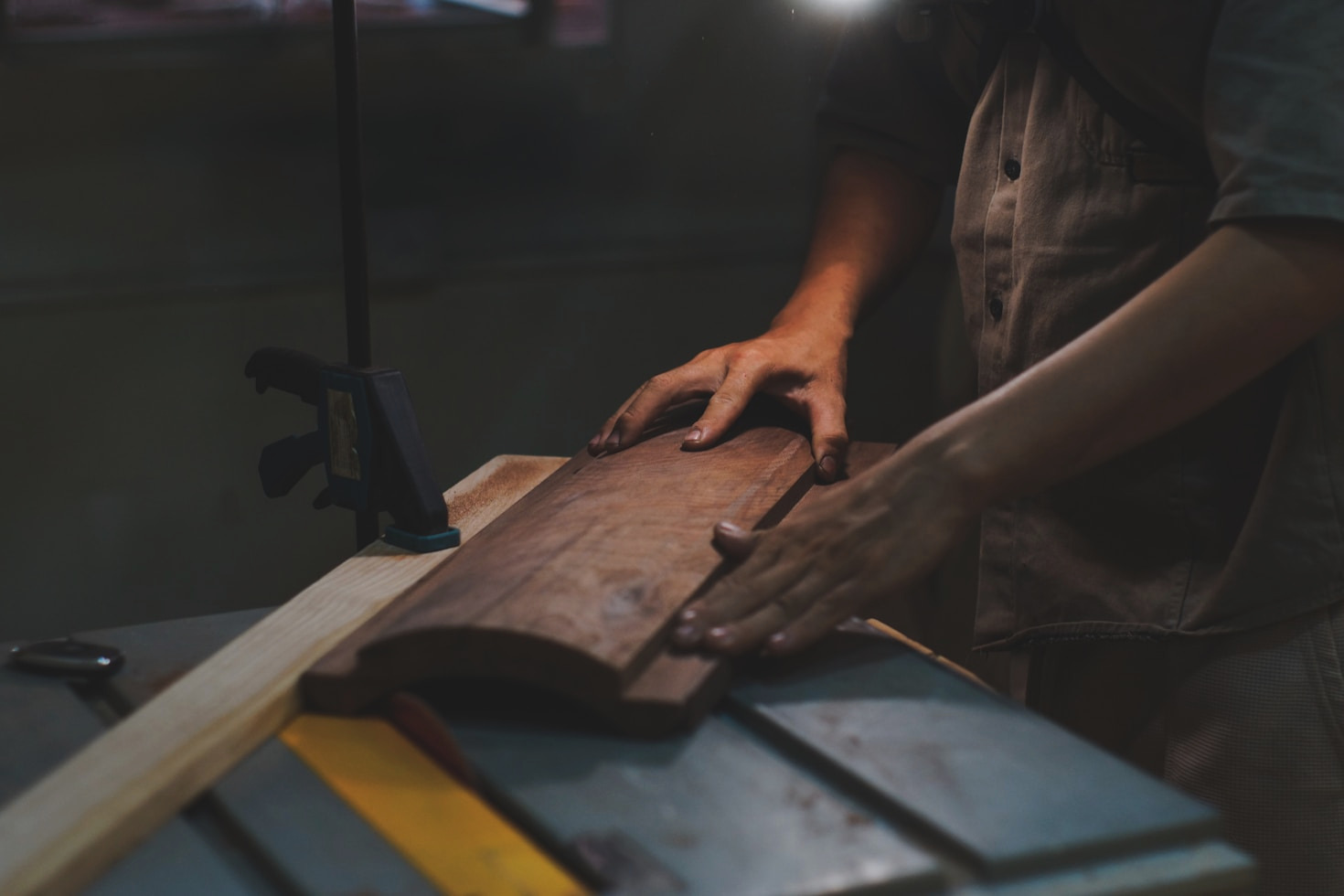 Step-by-Step: Learning from Experienced Mentors